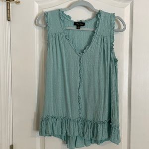 Melissa Paige size large blouse soft and flirty